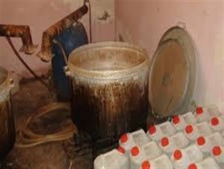 کشف ۷ هزار و ۵۰۰ لیتر مشروبات الکلی دست ساز در میناب