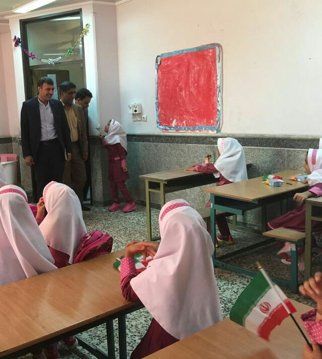 آموزش و پرورش محور توسعه در جامعه است آموزش و پرورش محور توسعه در جامعه است