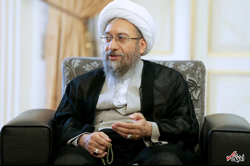 بابک زنجانی گفته میلیاردها تومان به انتخابات رئیس جمهور کمک کرده / تمام کسانیکه او در این رابطه گفته احضار می کنیم و اگر لازم شد بازداشت می کنیم / تجهیزات بسیار فنی امنیتی را بدون اطلاع نیروهای امنیتی به داخل ریاست جمهوری بردند؛ این با اجازه که بوده است؟ پولش از کجا آمده؟ / حرمت برخی ها را حفظ کردیم؛ حالا که می فرمایید پشت پرده ها را دنبال کنیم؛ حرفی نداریم بابک زنجانی گفته میلیاردها تومان به انتخابات رئیس جمهور کمک کرده / تمام کسانیکه او در این رابطه گفته احضار می کنیم و اگر لازم شد بازداشت می کنیم / تجهیزات بسیار فنی امنیتی را بدون اطلاع نیروهای امنیتی به داخل ریاست جمهوری بردند؛ این با اجازه که بوده است؟ پولش از کجا آمده؟ / حرمت برخی ها را حفظ کردیم؛ حالا که می فرمایید پشت پرده ها را دنبال کنیم؛ حرفی نداریم