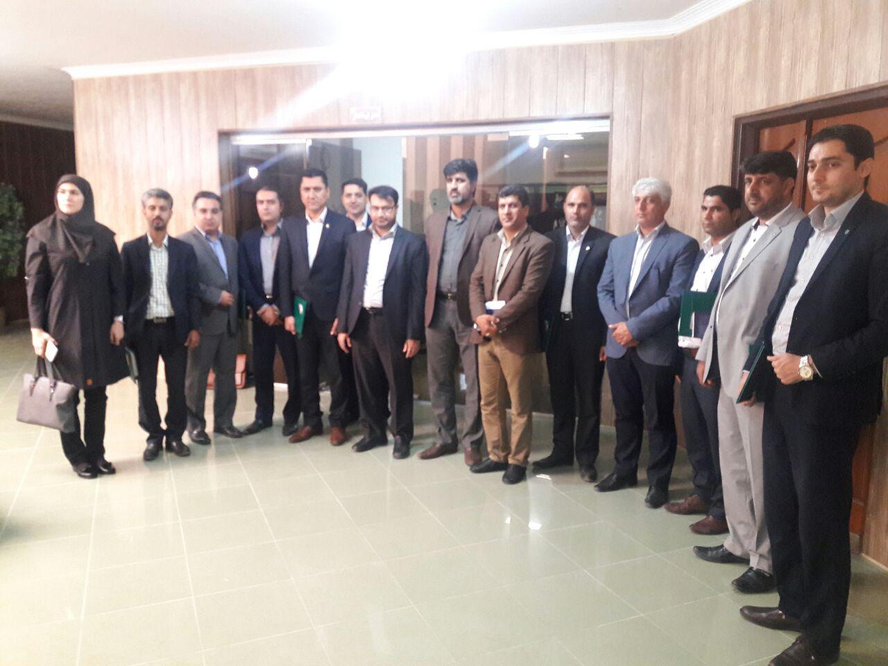 فرماندار قشم  بر لزوم مشاوره و راهنمایی به سرمایه گذارانی که برای دریافت تسهیلات در بخش  تولید و اشتغال مراجعه می کنند تاکید کرد