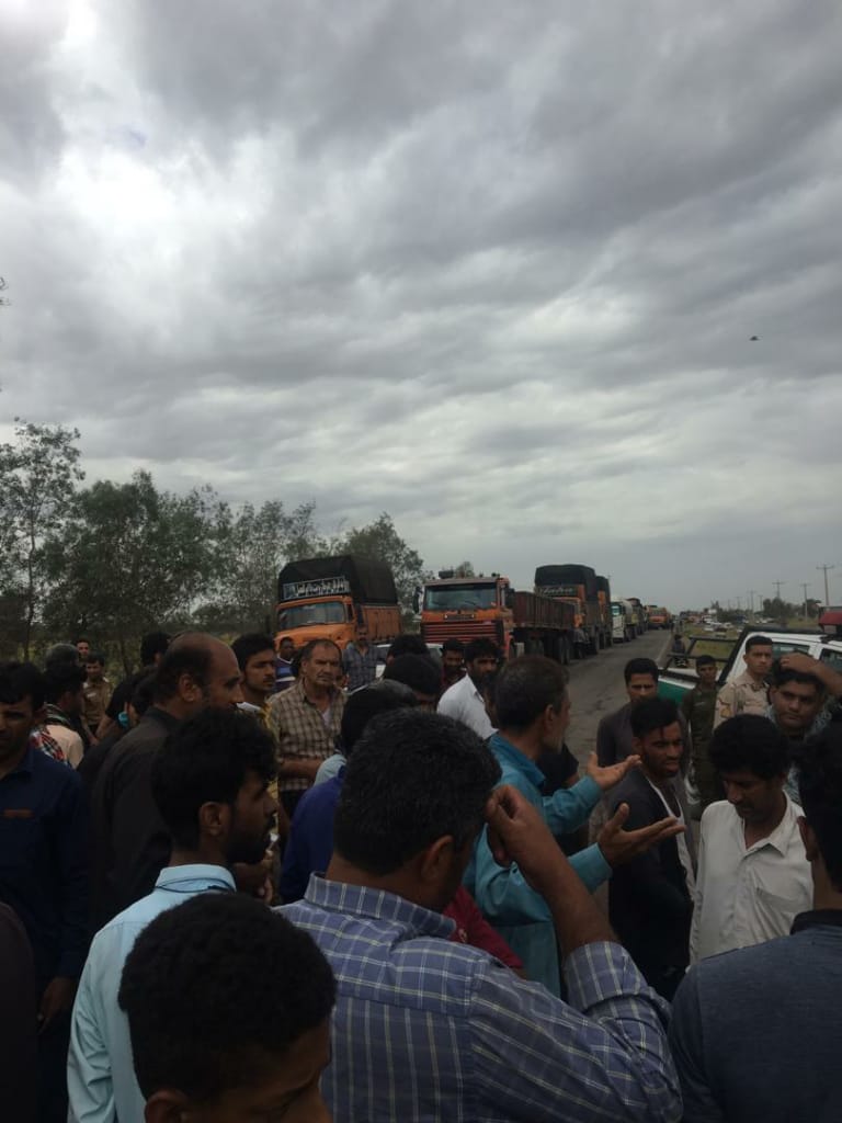 افت قیمت گوجه جاده زهکلوت را مسدود کرد افت قیمت گوجه جاده زهکلوت را مسدود کرد