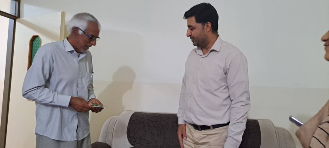تقدیر از معلمین پیشکسوت در رودخانه تقدیر از معلمین پیشکسوت در رودخانه