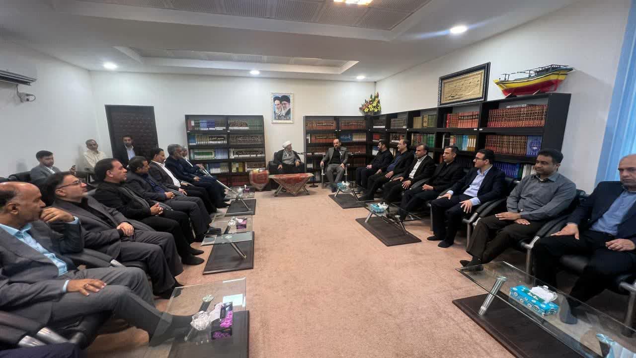 به مناسبت آغاز هفته دولت: دیدار استاندار با نماینده ولی فقیه در استان هرمزگان
