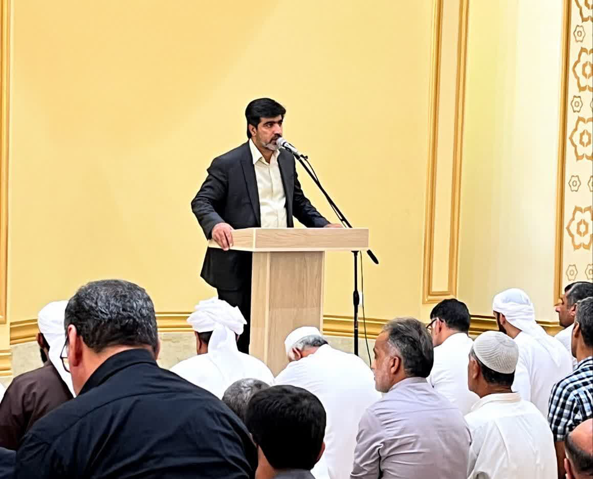 فرماندار خمیر در جمع نمازگزاران بندرخمیر؛ هفته دولت ۵۷ پروژه در شهرستان خمیر افتتاح و کلنگ زنی می شود فرماندار خمیر در جمع نمازگزاران بندرخمیر؛ هفته دولت ۵۷ پروژه در شهرستان خمیر افتتاح و کلنگ زنی می شود