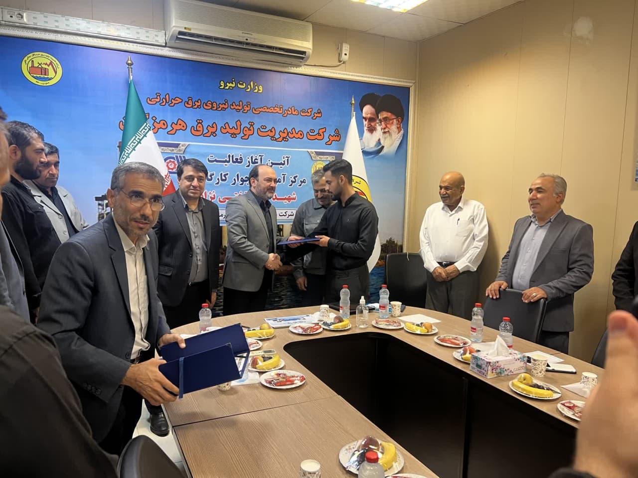 با حضور استاندار هرمزگان:بهرهبرداری همزمان از ۲۳ آموزشگاه آزاد فنی حرفه ای خصوصی در هرمزگان با حضور استاندار هرمزگان:بهرهبرداری همزمان از ۲۳ آموزشگاه آزاد فنی حرفه ای خصوصی در هرمزگان