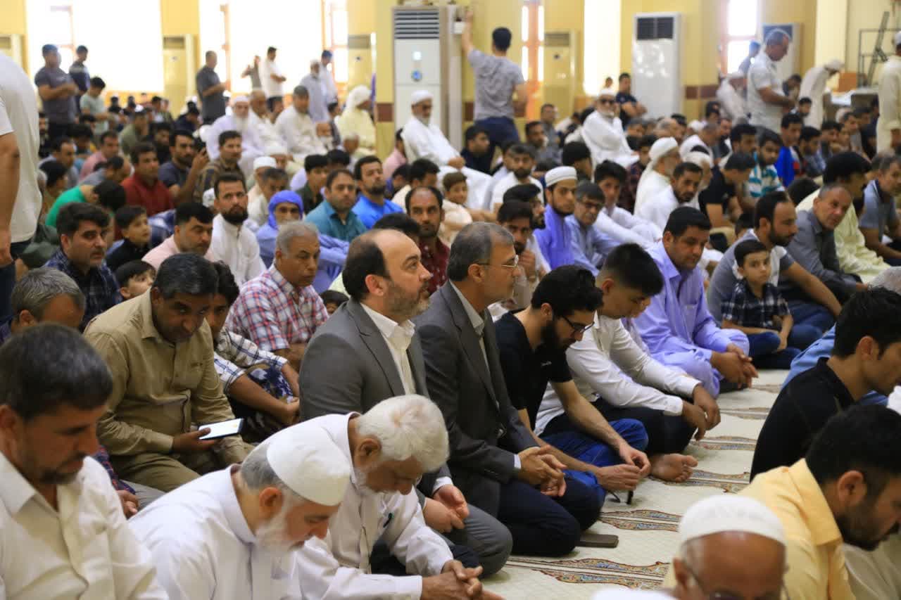 به مناسبت هفته وحدت: حضور استاندار هرمزگان در مسجد جامع اهل سنت و شرکت در نماز جمعه به مناسبت هفته وحدت: حضور استاندار هرمزگان در مسجد جامع اهل سنت و شرکت در نماز جمعه