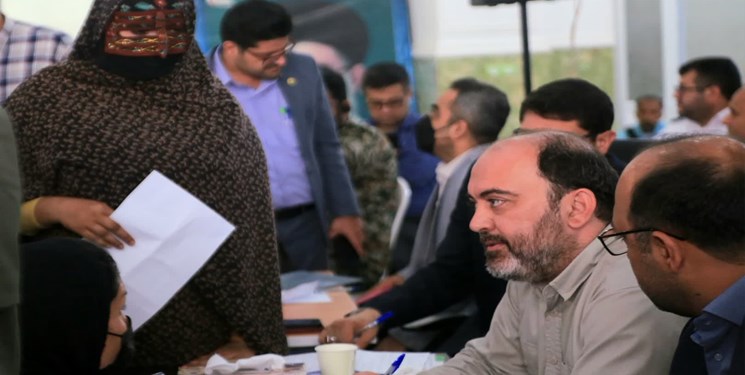 استاندار هرمزگان در سفر به شهرستان میناب؛ درخواست ۲۵۲ نفر از اهالی میناب را رسیدگی کرد استاندار هرمزگان در سفر به شهرستان میناب؛ درخواست ۲۵۲ نفر از اهالی میناب را رسیدگی کرد