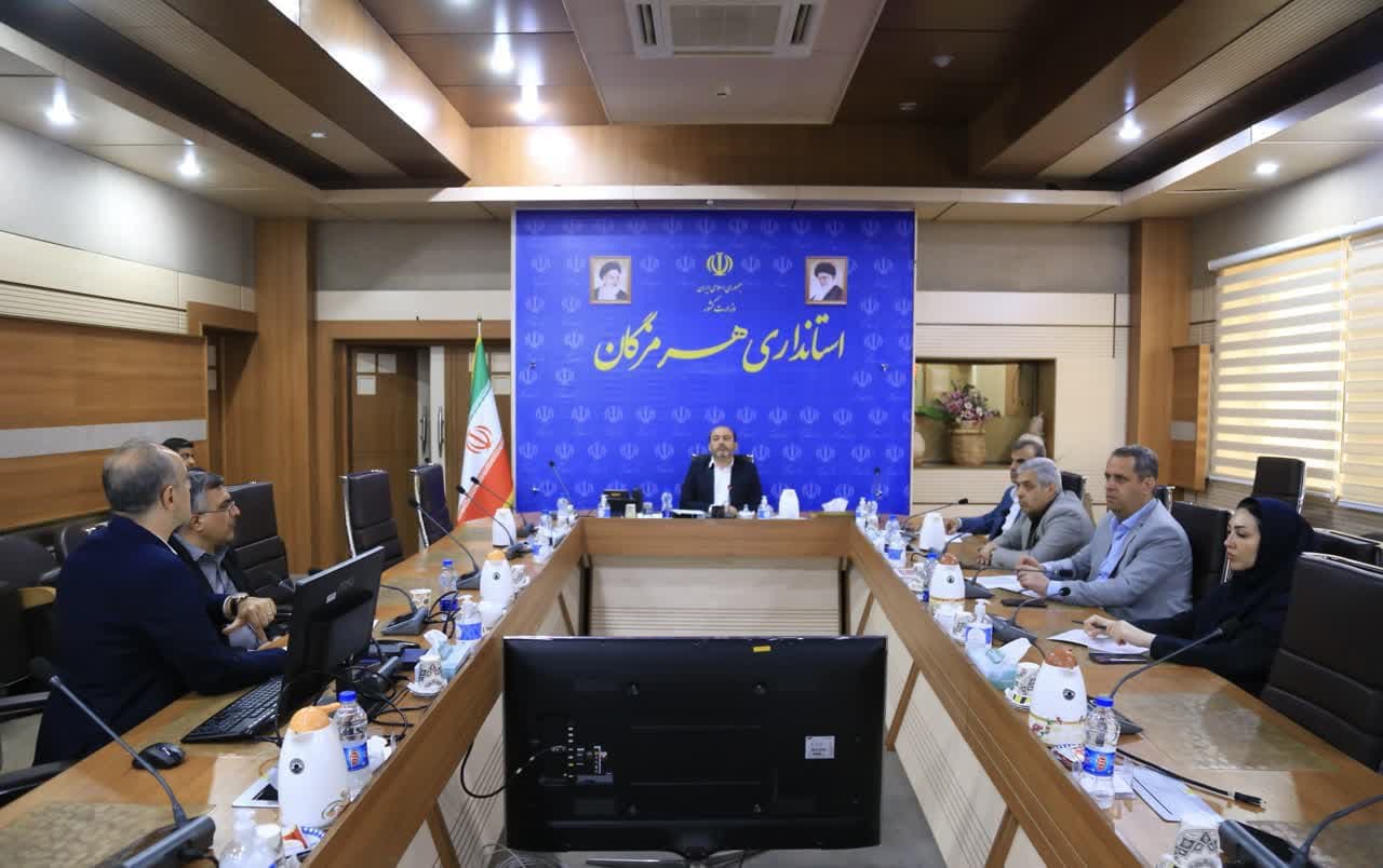با حضور استاندار هرمزگان: طراحی بندر جدید لنگه بررسی شد با حضور استاندار هرمزگان: طراحی بندر جدید لنگه بررسی شد