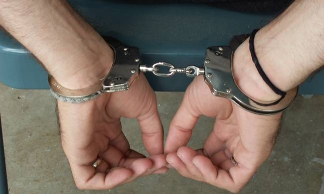 قاتل فراری در بندرلنگه دستگیر شد قاتل فراری در بندرلنگه دستگیر شد