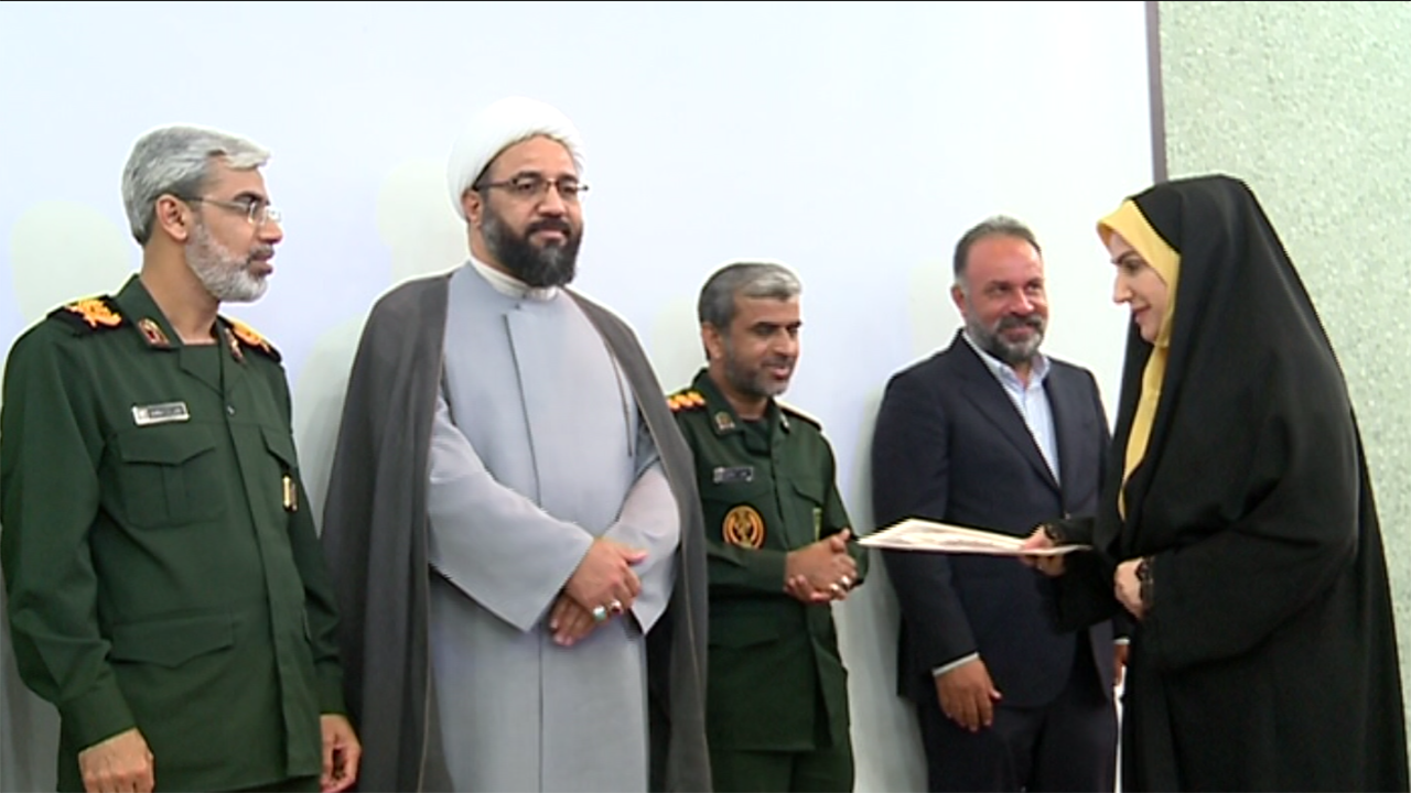 معرفی نفرات برتر جشنواره رسانهای ابوذر در هرمزگان معرفی نفرات برتر جشنواره رسانهای ابوذر در هرمزگان