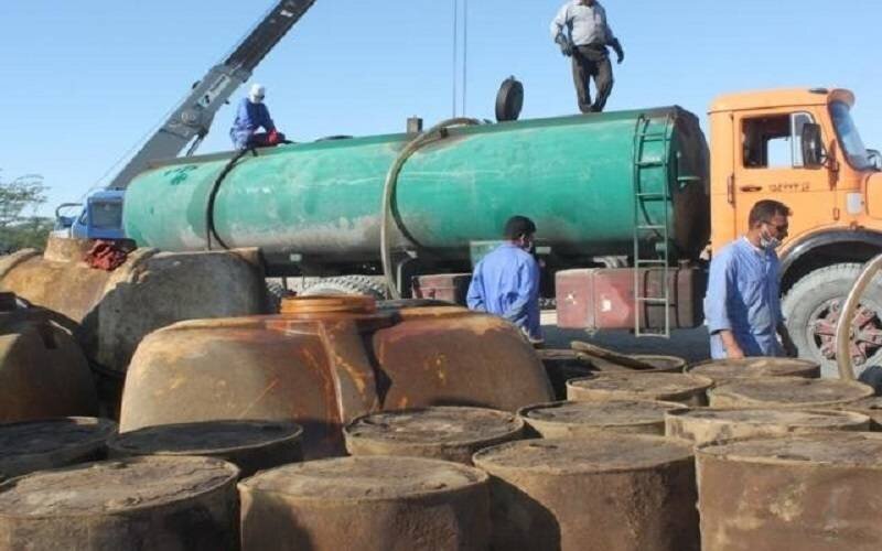 توقیف ۳۸ هزار لیتر فرآوردههای نفتی قاچاق در هرمزگان توقیف ۳۸ هزار لیتر فرآوردههای نفتی قاچاق در هرمزگان