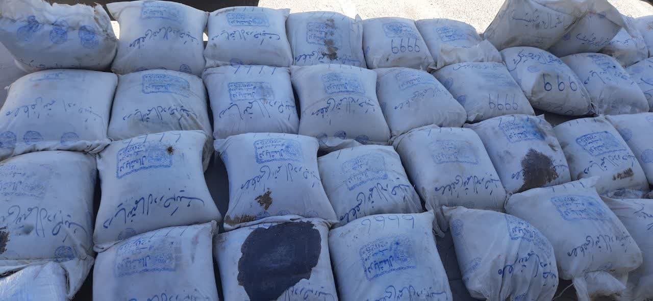 کشف ۲۲۷کیلو تریاک در عملیات ضربتی پلیس قلعه گنج کشف ۲۲۷کیلو تریاک در عملیات ضربتی پلیس قلعه گنج