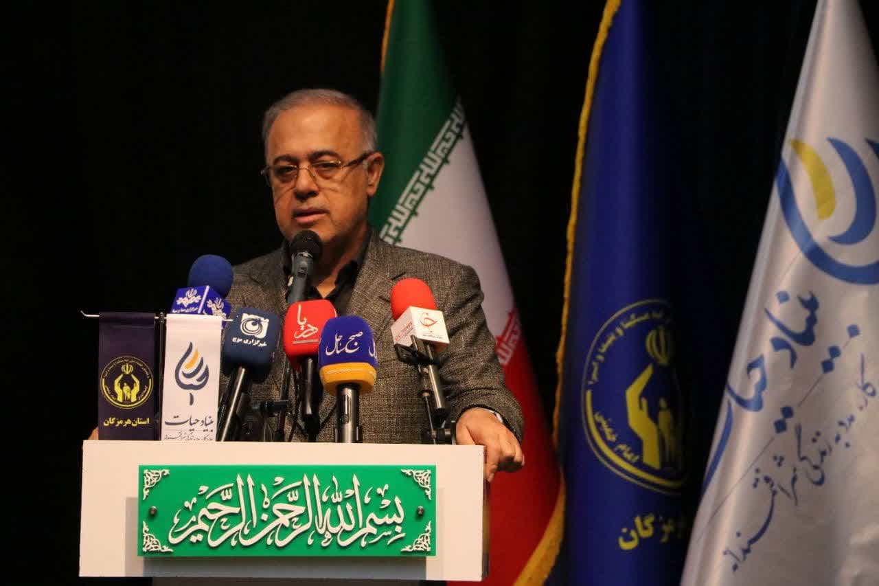 قول استاندار هرمزگان برای فروش محصولات مددجویان کمیته امداد قول استاندار هرمزگان برای فروش محصولات مددجویان کمیته امداد