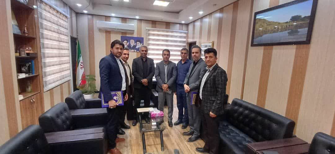 آئین تودیع و معارفه رئیس اداره راه و شهرسازی قلعه گنج برگزار شد آئین تودیع و معارفه رئیس اداره راه و شهرسازی قلعه گنج برگزار شد