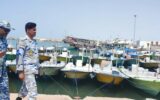 توقیف شش فروند قایق صیادی بیهویت حامل تور محاصرهای (پرساین) در بندرلنگه توقیف شش فروند قایق صیادی بیهویت حامل تور محاصرهای (پرساین) در بندرلنگه