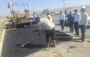 آغاز عملیات آسفالت خیابان شهید رئیسی نودژ از مرکز شهر به‌سمت محله گداری