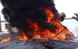 حمله دشمن آمریکایی صهیونیستی به دو شناور در اسکله جزیره هرمز حمله دشمن آمریکایی صهیونیستی به دو شناور در اسکله جزیره هرمز