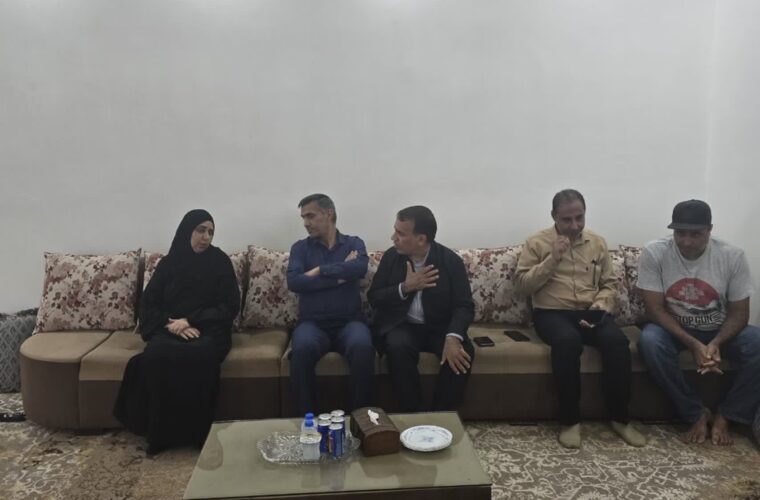 دیدار مدیرکل بنیاد شهید هرمزگان با ۷ خانواده شهدای جنگ رمضان بندرلنگه