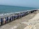 تشکیل زنجیره انسانی در ساحل جاسک هرمزگان به مناسبت روز ملی خلیج فارس